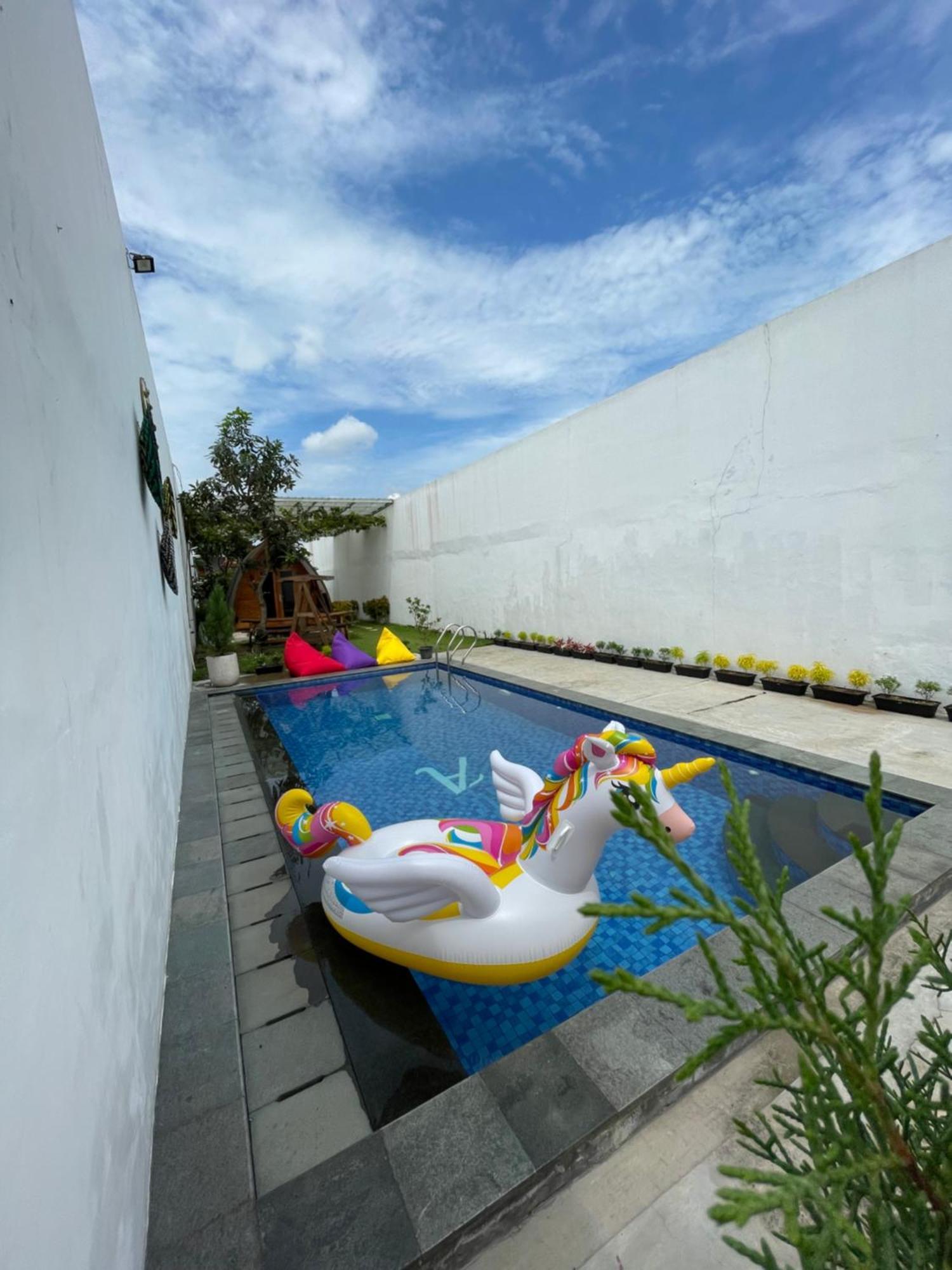 Villa Rumah Putih Jogja Джок'якарта Екстер'єр фото